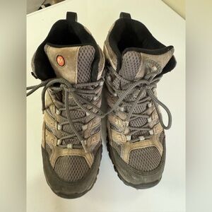 Merrell women’s Gray Hiking Shoes